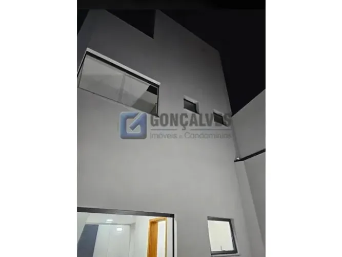 Galpão Comercial à Venda em Assunção, SBC 275 m² (Útil + Externo) com 2 Vagas