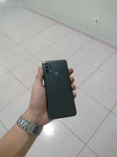 MOTO E40 NOVO COM CARREGADOR ORIGINAL 