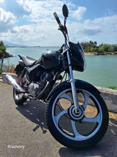 MOTO 2009 BEM CONSERVADA <br>Quitada. <br>R$ 10.000,00<br>Interessados chama no privado