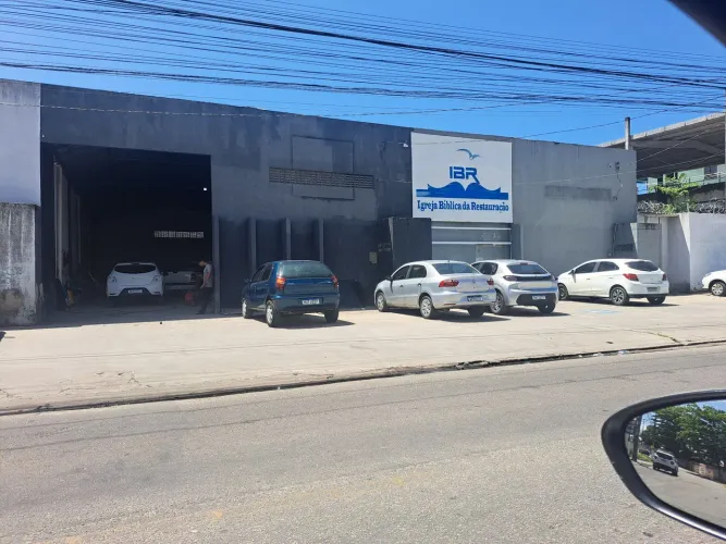 Galpão bairro Feitsa, 300m2 com escritório e 2 banheiros. Galpao