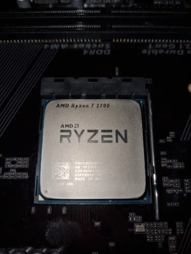 AMD Ryzen 7 2700