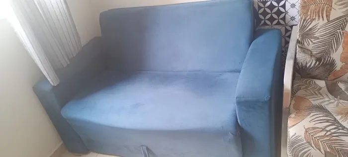 Estou vendendo este sofá-cama