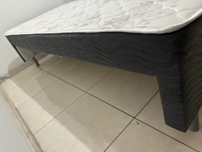 Cama solteiro bicama muito nova