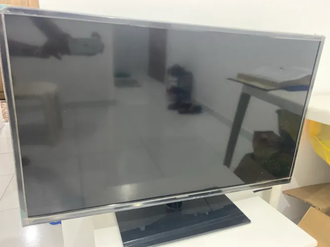 TV 42 Pol LCD (Não é Smart)