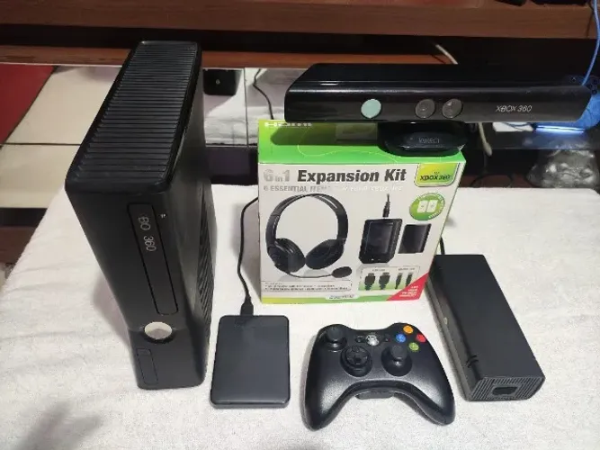 Xbox 360 Slim 500GB Com Mais De 700 Jogos Originais + 2TB HD Externo + Kinect
