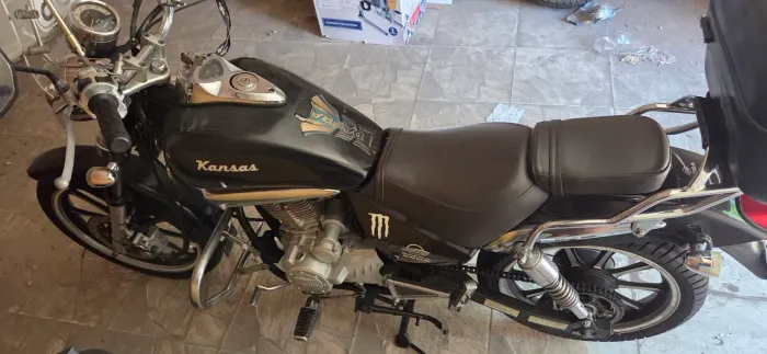 Dafra kansas 150, aceito troca ciclomotor e autopropelidos.