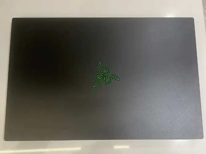 Razer Blade 15 (2022) RTX 3060 i7 16GB Ram 1TB SSD