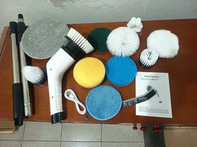Escova de limpeza elétrica