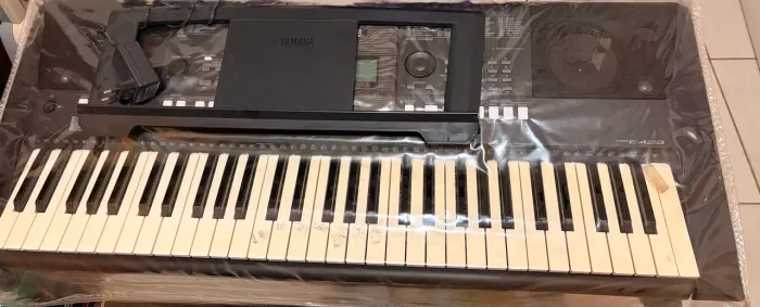 Teclado Yamaha PSR E423