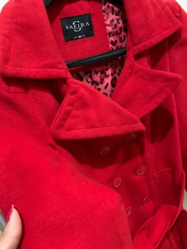 Casaco de lã batida vermelho