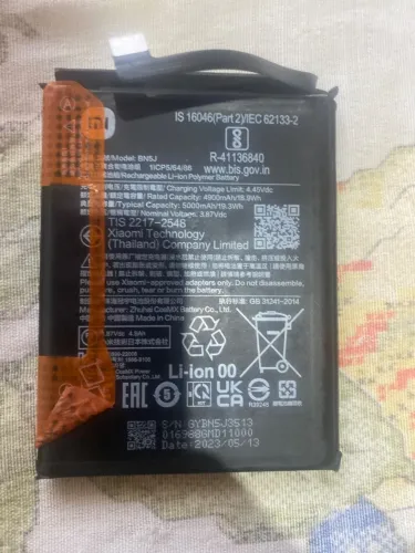 Bateria original BN5J do POCO XS Pro 5G, 5.000mAh. Está boa e funcionando normalmente. Ven
