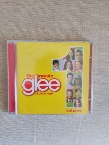 Os 2 CDs novos do Glee The músic por 20,00