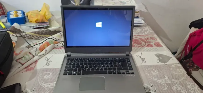 Notebook Accer i5, 6gb - metalizado - VENDO URGENTE