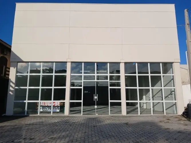 Ponto comercial 300 m² com mezanino e amplo estacionamento - entrada de Itapoá