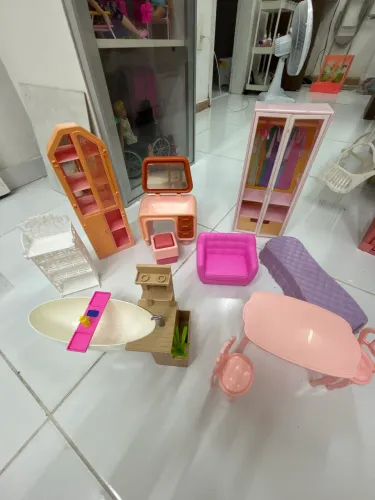 Lote móveis Barbie e estrela