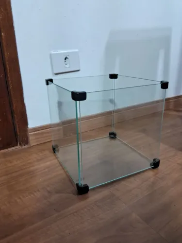 Caixa cubo de vidro