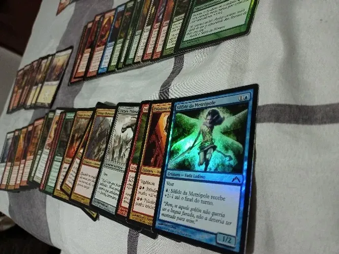 Kit Inicial Magic the Gathering, 73 Cartas. 2013 Portões Violados