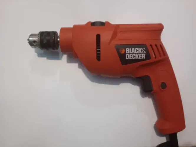 Furadeira Black & Decker 500W (127V) com Maleta Original