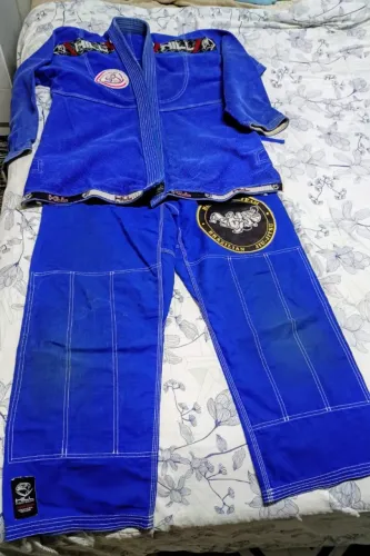Kimonos Jiu-Jitsu A2 Preto, Branco e Azuis (Lote ou Separado)