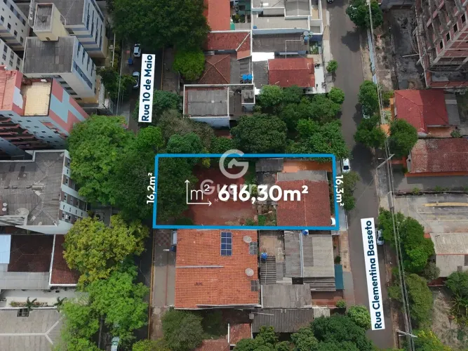Terreno à Venda no Zona 07 em Maringá