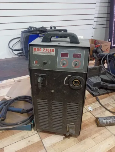 MÁQUINA DE SOLDA MIG