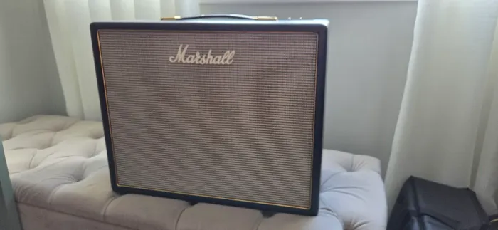Amplificador de Guitarra Marshall Origin 20C valvulado