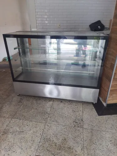 Balcao em aço inoxidável com medidas 1,60x1,20x0,60m