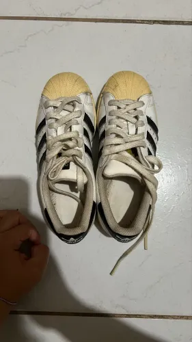 sapatos usados