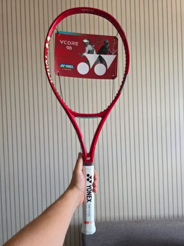 Raquete Yonex Vcore 98