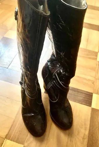 Bota marrom