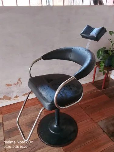 Cadeira para salão usada
