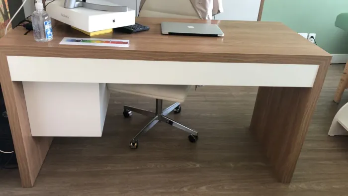 Mesa em madeira Carvalho hanover novíssima