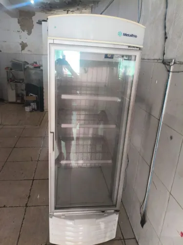 Excelente Frezzer expositor cervejeiro metalfrio ,578 litros.