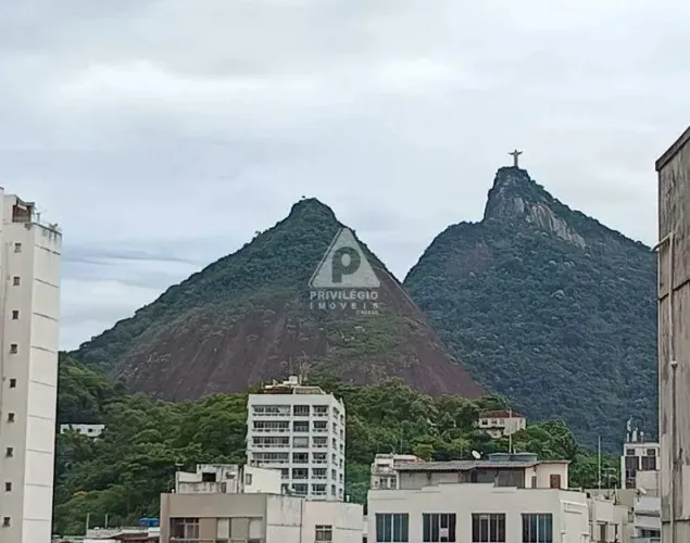 Cobertura à venda no Flamengo, RJ - 224 m², 3 dormitórios (1 suíte), varanda e 1 vaga