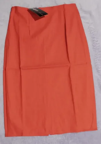 Várias Saias Novas com Elasticidade excelente, confortável e cores variadas, e estampadas