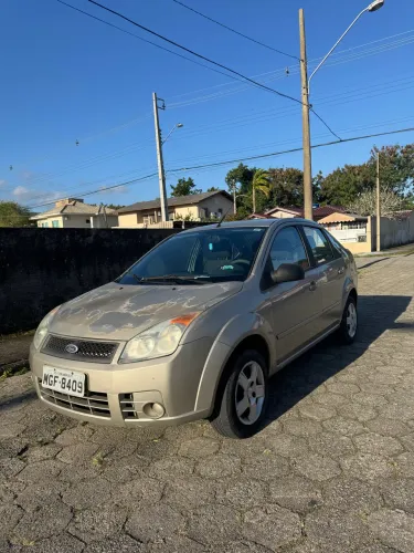 Ford Fiesta Sedan 1.0 8V Flex 4P 2009