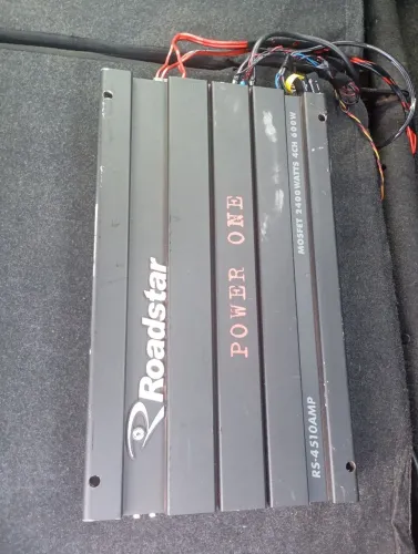 Módulo Power one roadstar 2400w 4 canais 