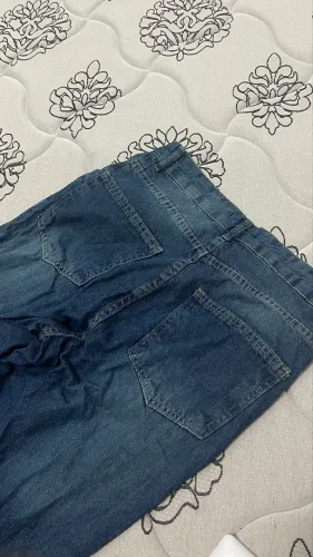Vende se calça 