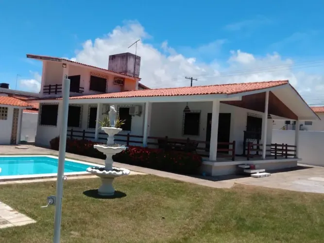 CASA PARA ALUGUEL POR TEMPORADA - com 5 quartos em Centro - Barra de São Miguel - AL