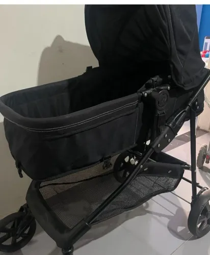 Vende-se Carrinho Moisés