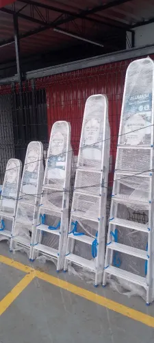 Escada  Residencial Alumasa 