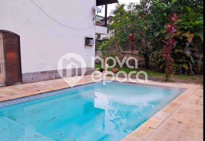 Freguesia (Jacarepaguá) | Casa 5 quartos, sendo 2 suites