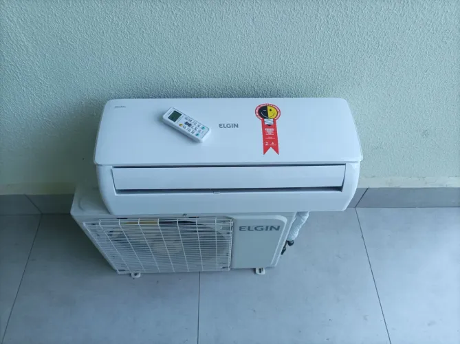 Vendo ar condicionado 9 mil btu convencional instalado