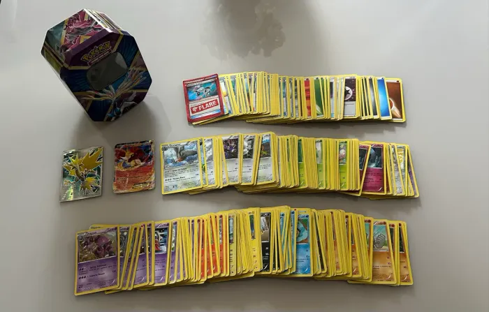 Lote Pokémon 400+ Cartas Originais | XY | Com Lata