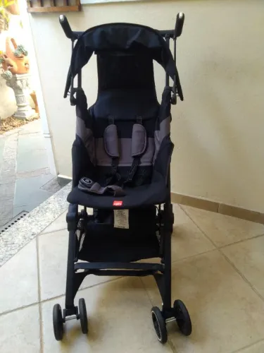 Carrinho de bebê gb pockit+all terrain  preto