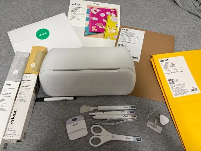 Kit Completo Cricut Joy Xtra: Máquina + 4 Bases + Ferramentas + Vinil + Papéis Adesivos