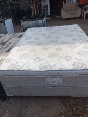 Cama box de molas ensacadas