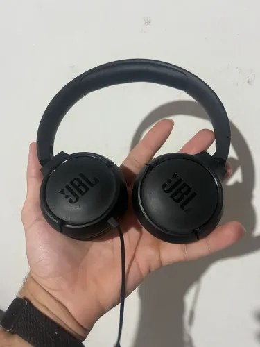 Fone JBL Tune 100