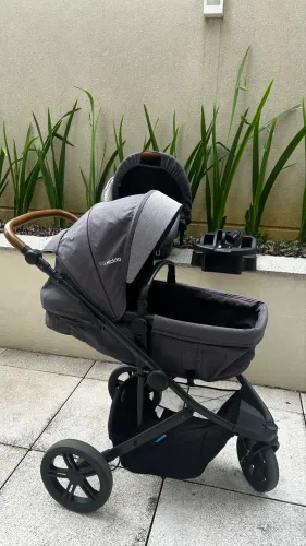 Carrinho de bebê + bebê conforto kiddo