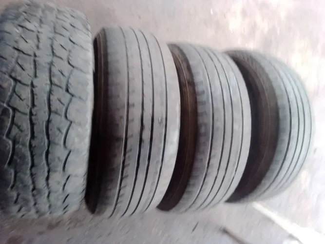 Vende-se quarto pneus aro 16 perfil 265/70R16 da L200